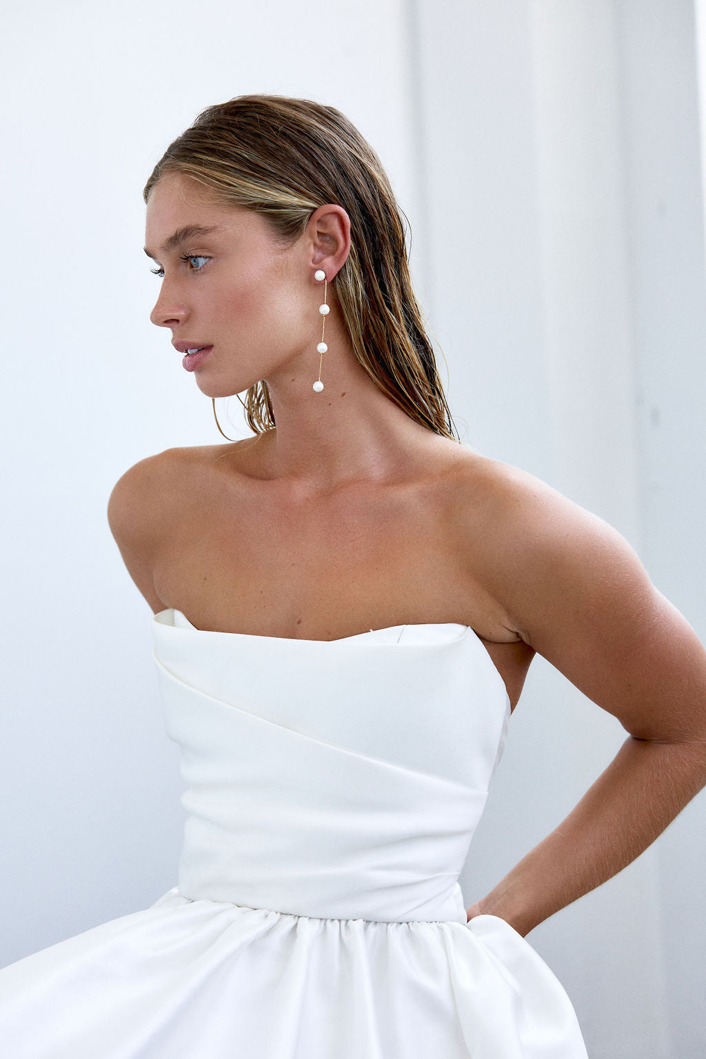 IMOGEN - Lange Hochzeitsohrringe mit Perlenkette