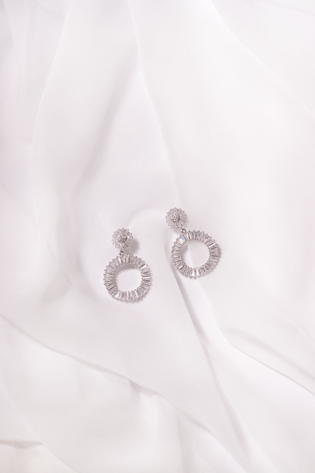 WILLOW - Statement diamond hoop Hochzeitsohrringe